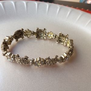 Bracelet turtle and flower.
